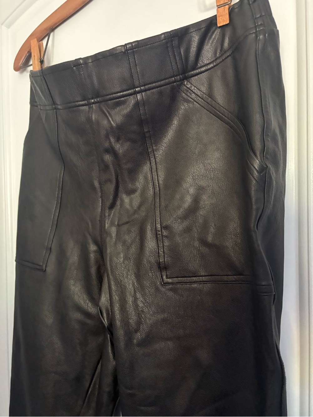 Spanx faux leather joggers size L - Picture 3 of 6